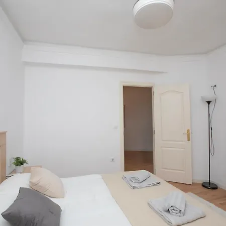 Lujoso En Valencia 3 Con Parking